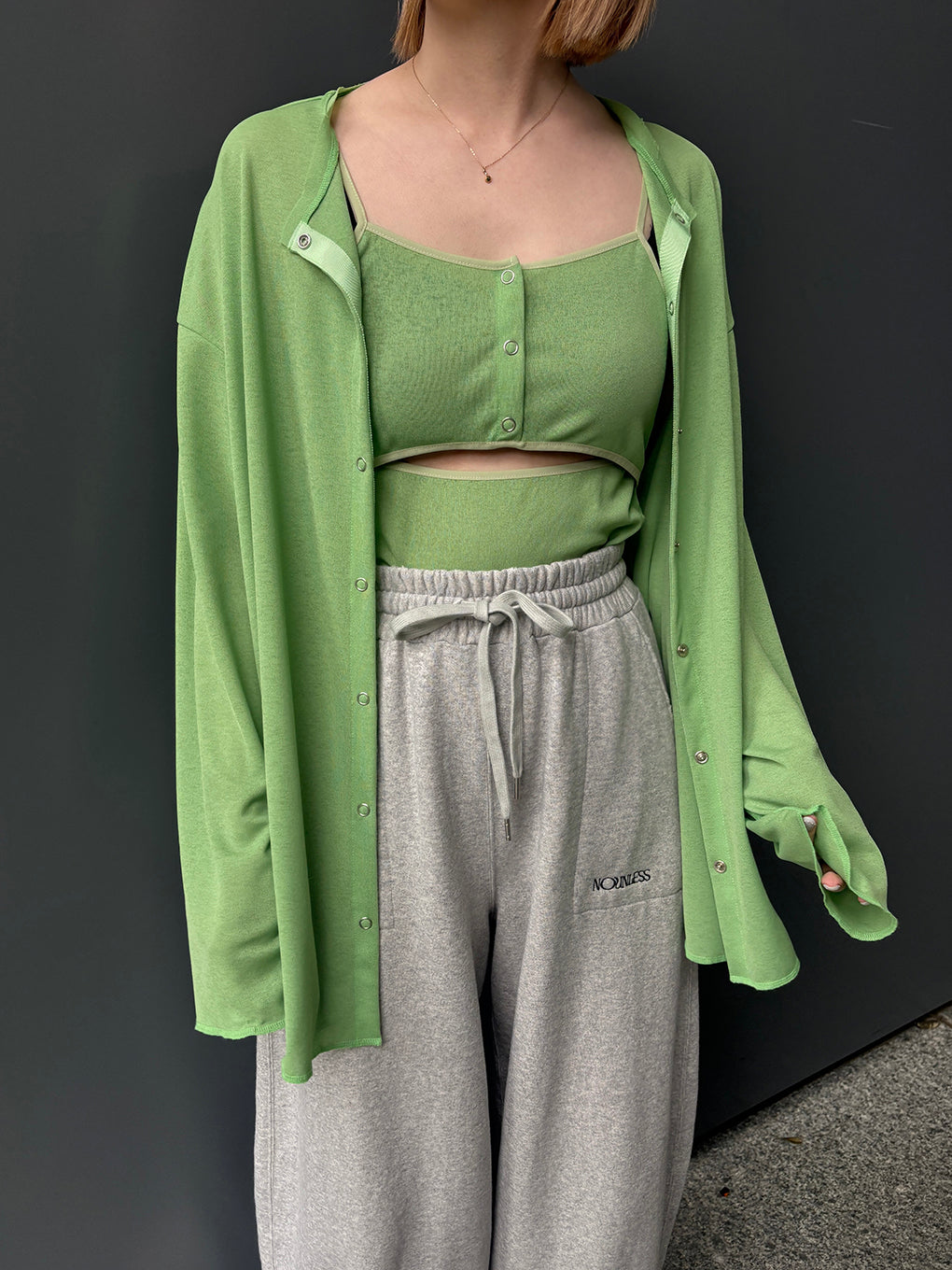 BACK HOLE LOOSE CARDIGAN