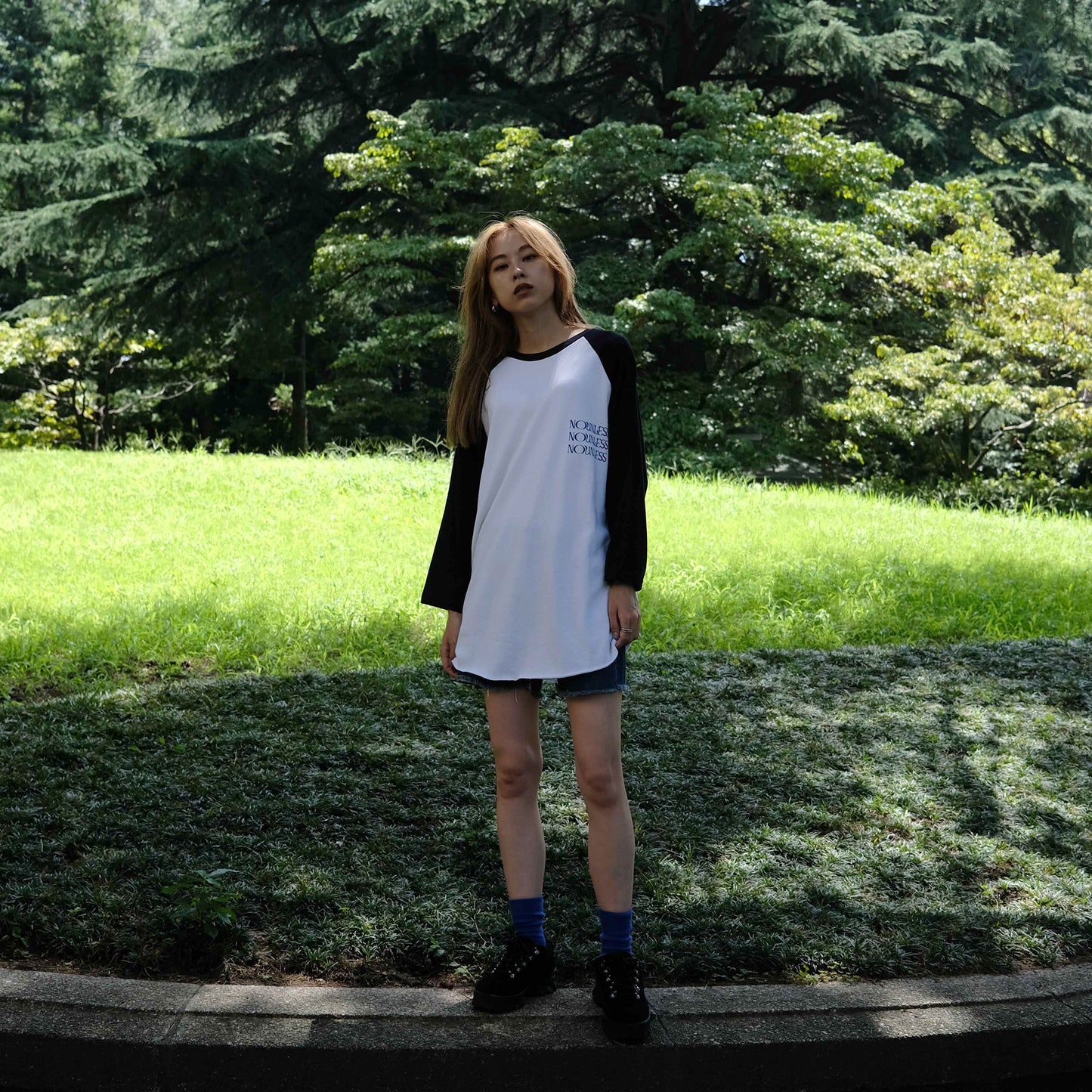 THREE LOGO RAGLAN TEE